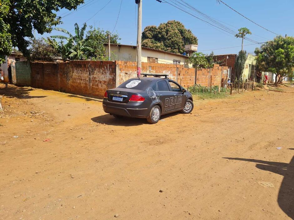 A casa também foi incendiada