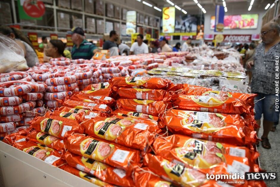 Supermercados estão liberados para abrir no feriado, desde que concedam folgas compensatórias depois