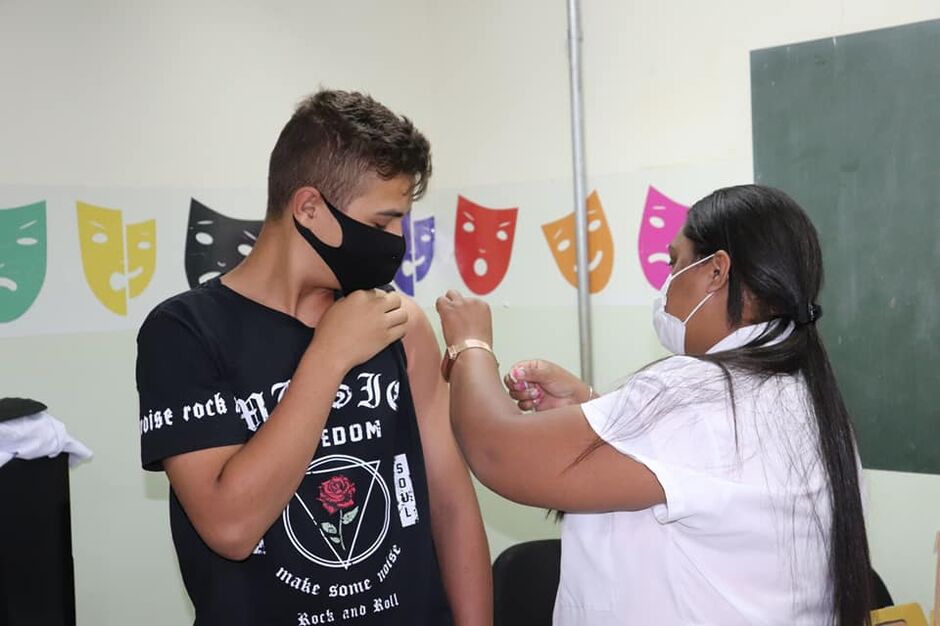 Vacinação avança entre adolescentes