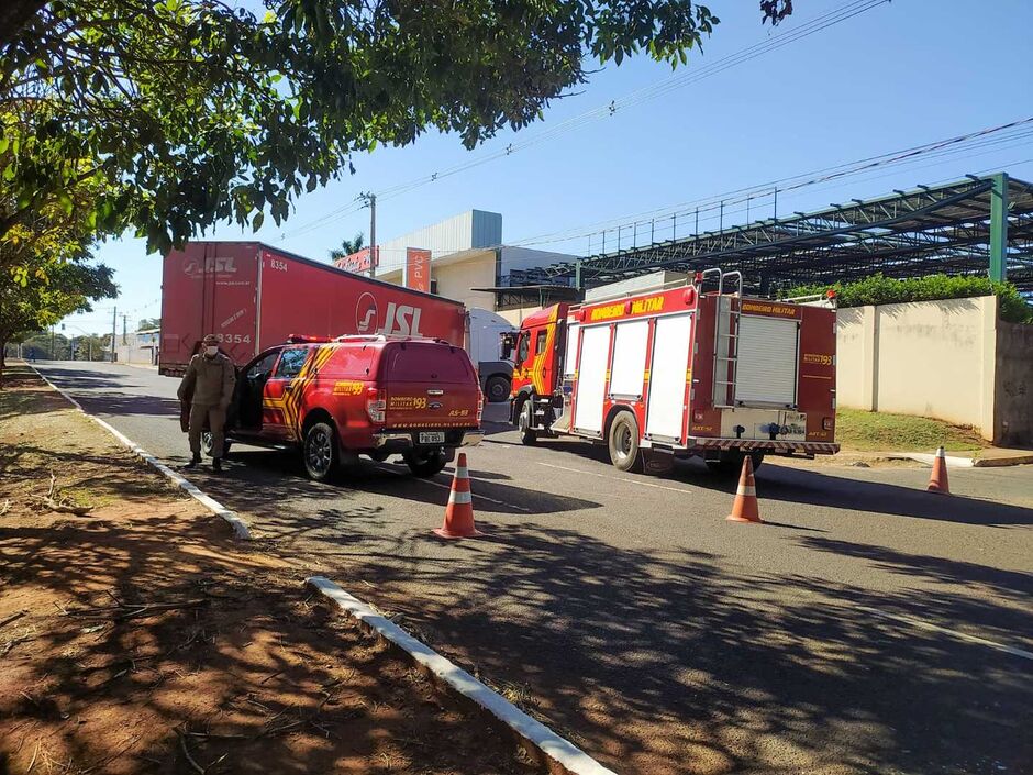 Incêndio ocorreu em uma carreta estacionada