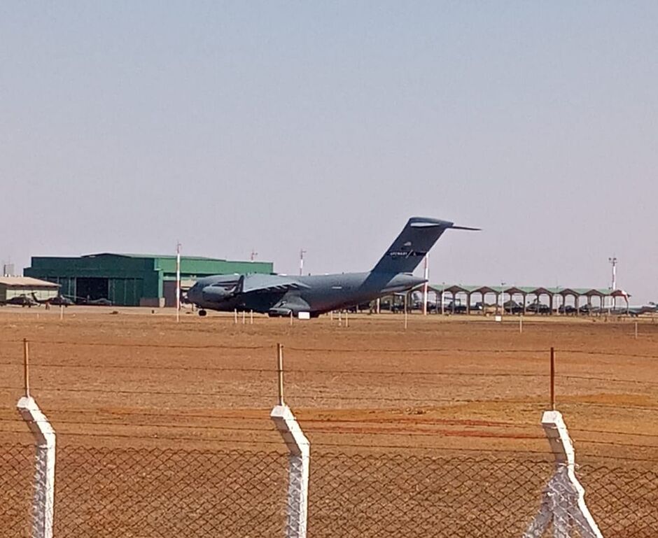 Avião da Força Aérea Americana pousou em Campo Grande