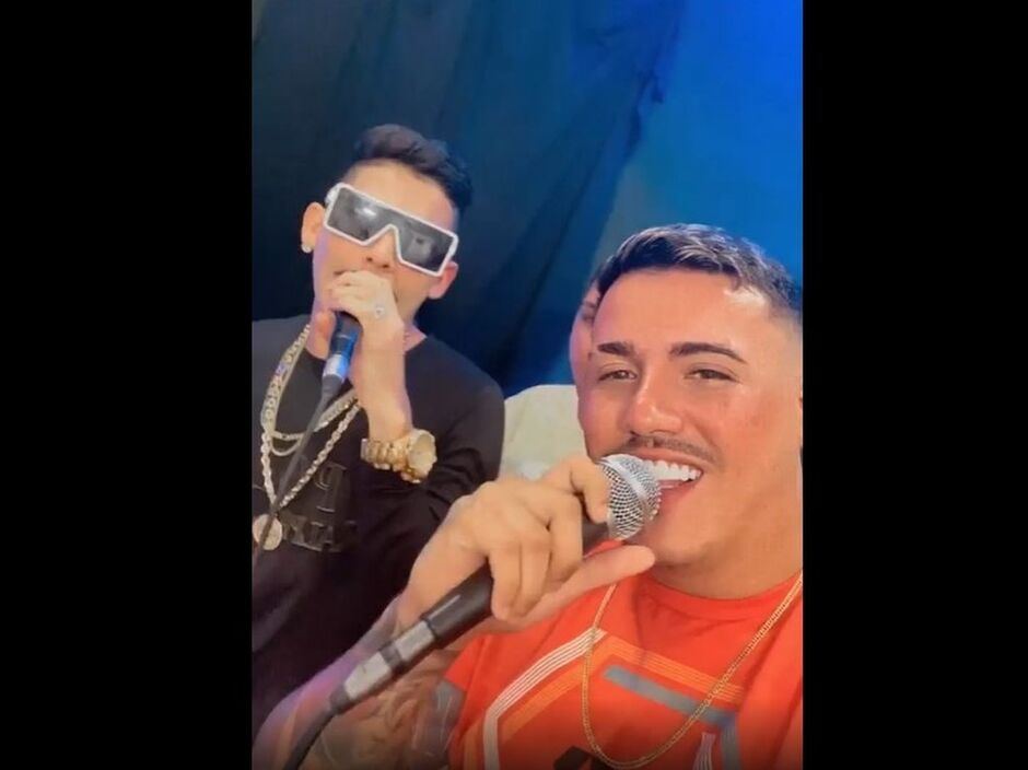 À direita, influencer Illguinner Menezes com o cantor de forró Romário de Jesus