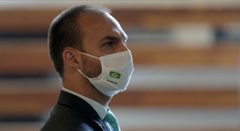 Eduardo Bolsonaro está com covid-19