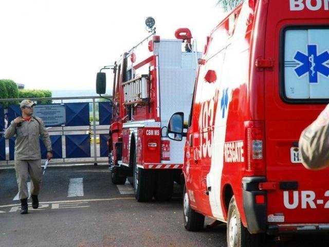 O Corpo de Bombeiros resgatou a vítima, mas ela não resistiu e morreu