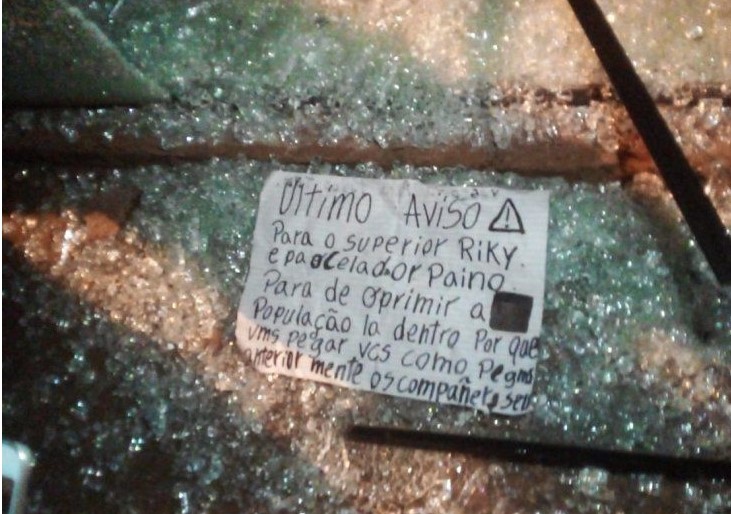 Os criminosos atiraram contra uma residência no Jardim Aurora e deixaram um bilhete com ameaças nas proximidades