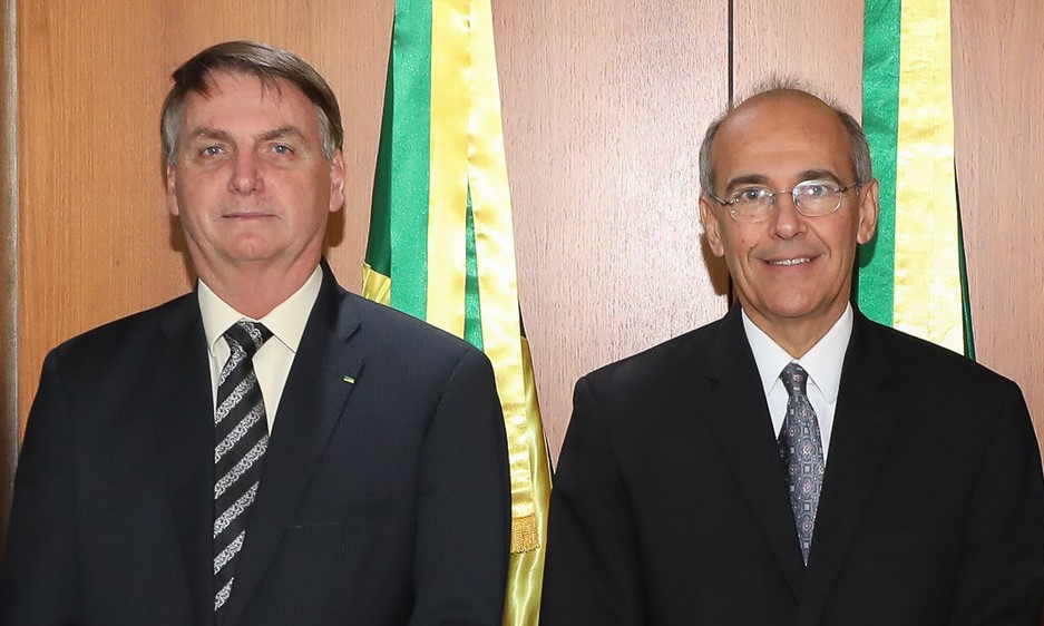 Presidente Jair Bolsonaro e presidente do CFM, Mauro Ribeiro
