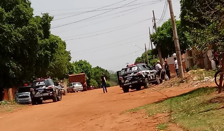 Policiais foram desempenhados para buscar criminosos