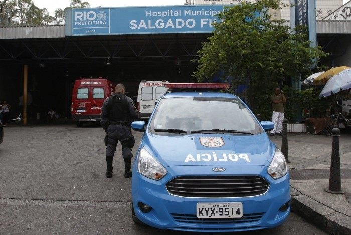 Bebê teria subido em um móvel e alcançado a janela