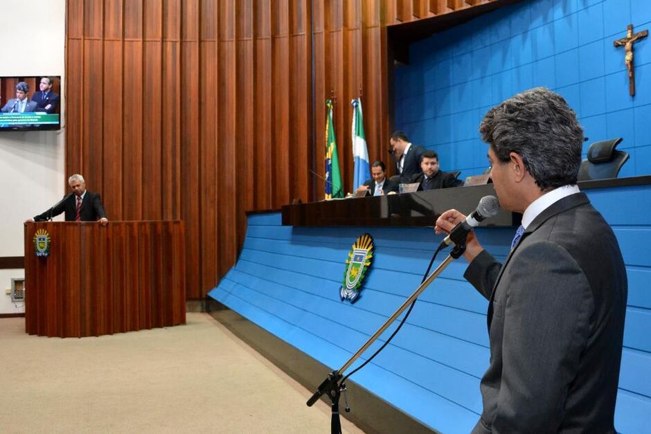 Textos sofrerão ajustes para voltar à Alems