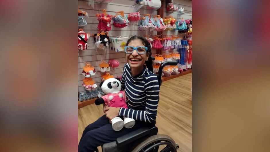 A pequena Isadora ficou feliz com a atitude do rapaz