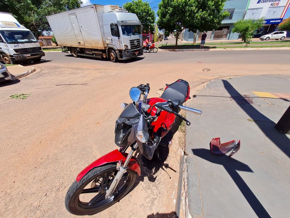 Motociclista foi atendido pelo Samu