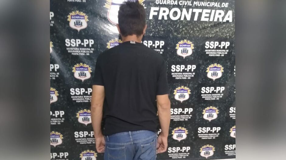 O homem foi preso após espancar a mulher em Ponta Porã