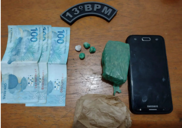 PM apreendeu drogas e dinheiro com o suspeito
