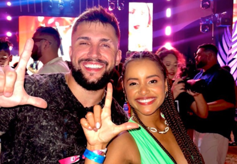 Ex-BBBs apoiaram Lula em festa de influencer