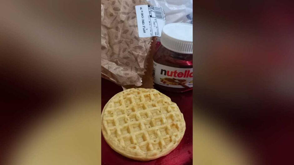 Padeiro fez uma fornada de waffle especial para menino autista