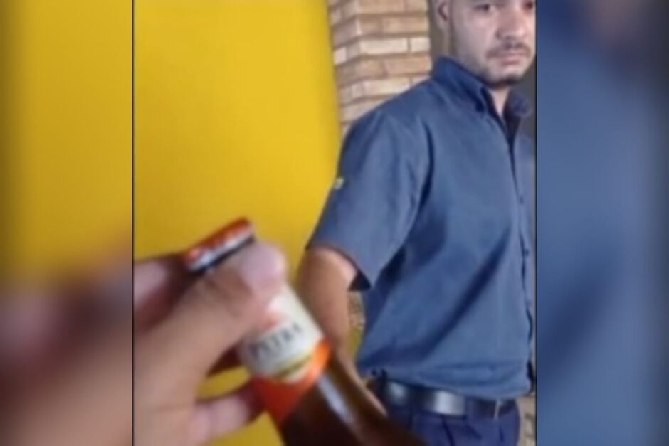 Marido sempre chegava estressado do serviço e mulher decidiu receber marido com uma surpresa