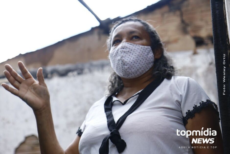 Chamas destruíram o imóvel no sábado