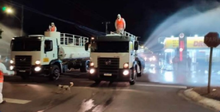 Limpeza de ruas continua na cidade
