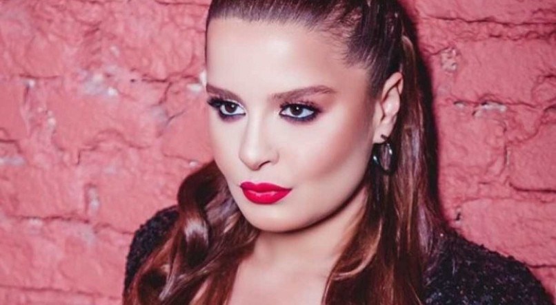 Cantora passou por pouso de emergência