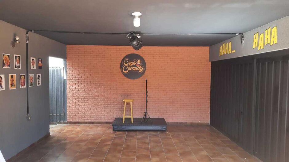 Fred inova com piadas da cidade e bar vem ganhando público
