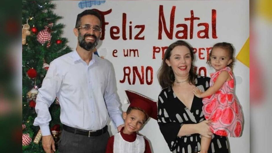 Família morreu após um deslizamento de terra atingir o veículo que eles estavam