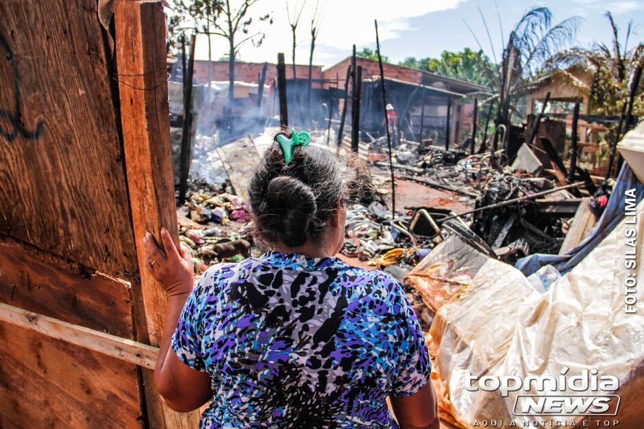 Famílias perderam tudo que tinham com o incêndio