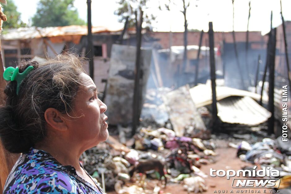 Famílias perderam tudo que tinham com o incêndio