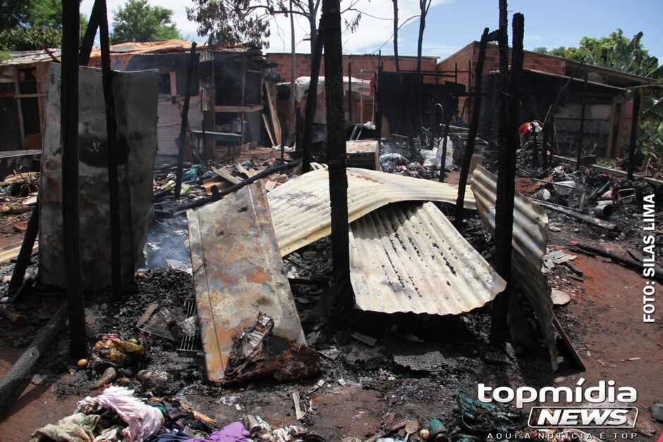 Famílias perderam tudo que tinham com o incêndio