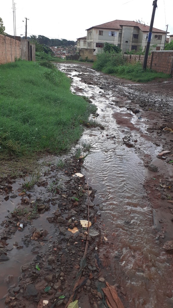 Ruas do Centenário ficam instransitáveis a cada chuva