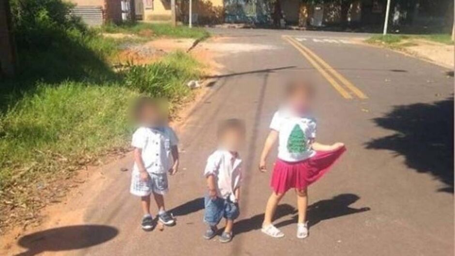 Mãe conseguiu achar babá para os filhos após publicação