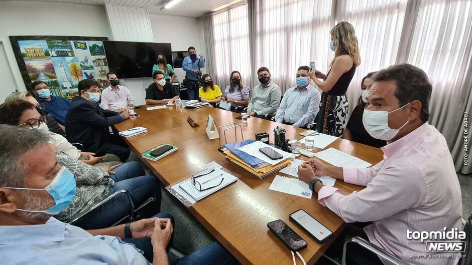 Prefeito Marquinhos Trad se reuniu com secretariado e anunciou volta às aulas