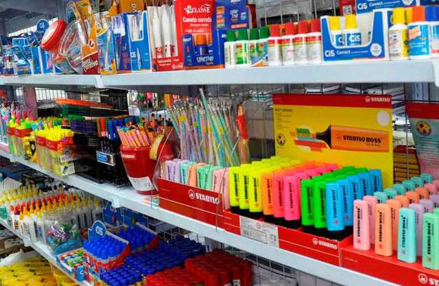 Escolas não podem pedir materiais de uso coletivo