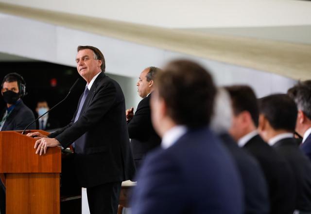 Apoiadores divulgam pesquisa falsa