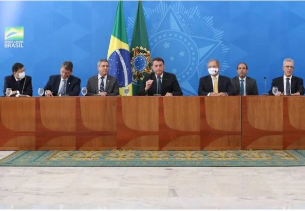 Bolsonaro colocou ministros para fazer propaganda sobre o governo na TV