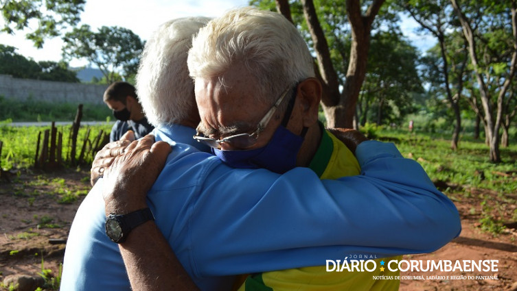 João e Laurentino se emocionaram no reencontro