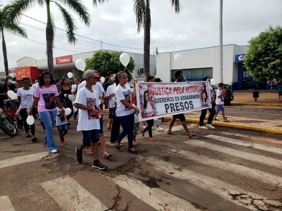 Protesto foi realizado em frente a pra&ccedil;a central