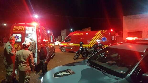 Ela foi socorrida pelo Corpo de Bombeiros