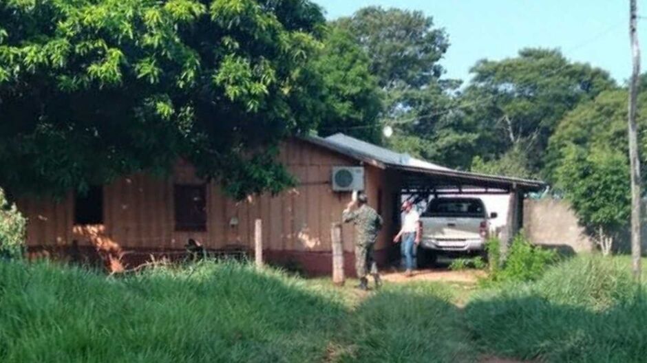 Ao menos 10 disparos foram efetuados contra a vítima, que não foi atingida