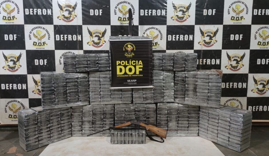 Droga foi encontrada enterrada em uma fazenda da região