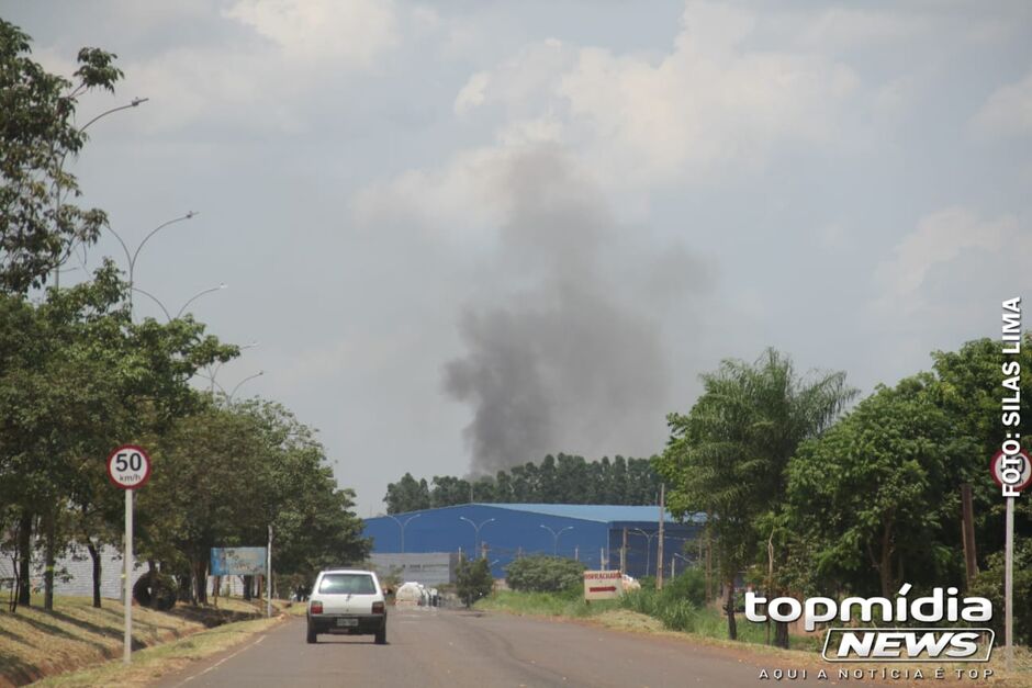 Há muita fumaça no local do incêndio