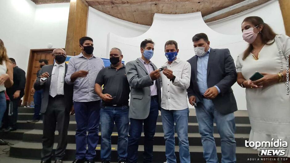 Prefeito entregou 5 viaturas aos Conselhos de Campo Grande