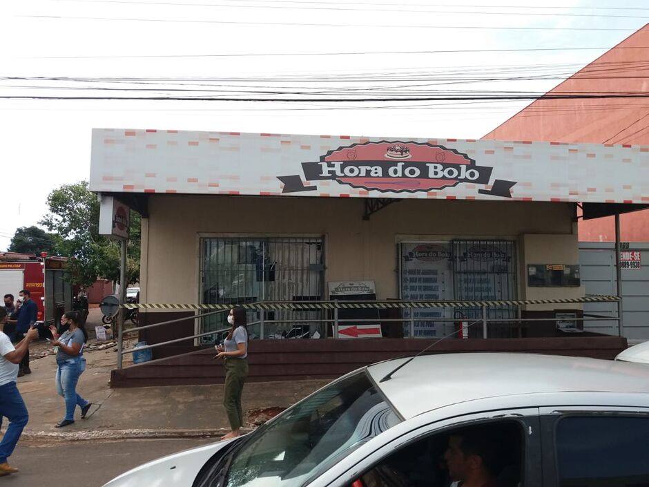 A explosão teria sido causada por um vazamento no botijão de gás.