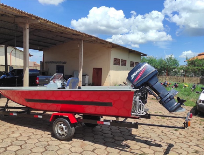 Barco foi recuperado no mesmo dia do furto