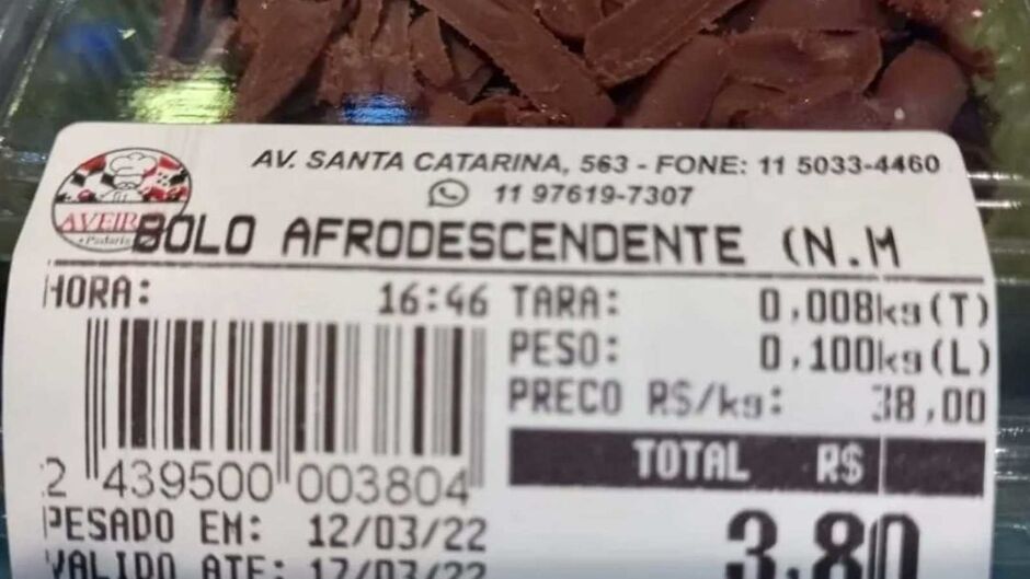 Novo nome do bolo já vem na etiqueta de preço