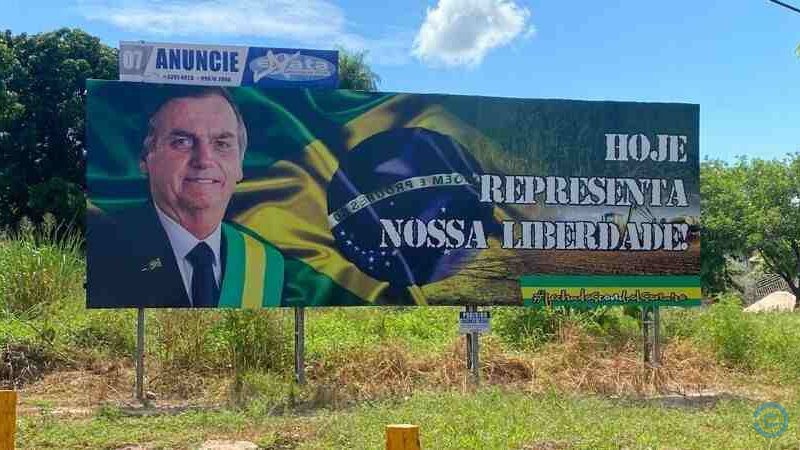 Mensagens de apoio a Bolsonaro são legais, diz juiz