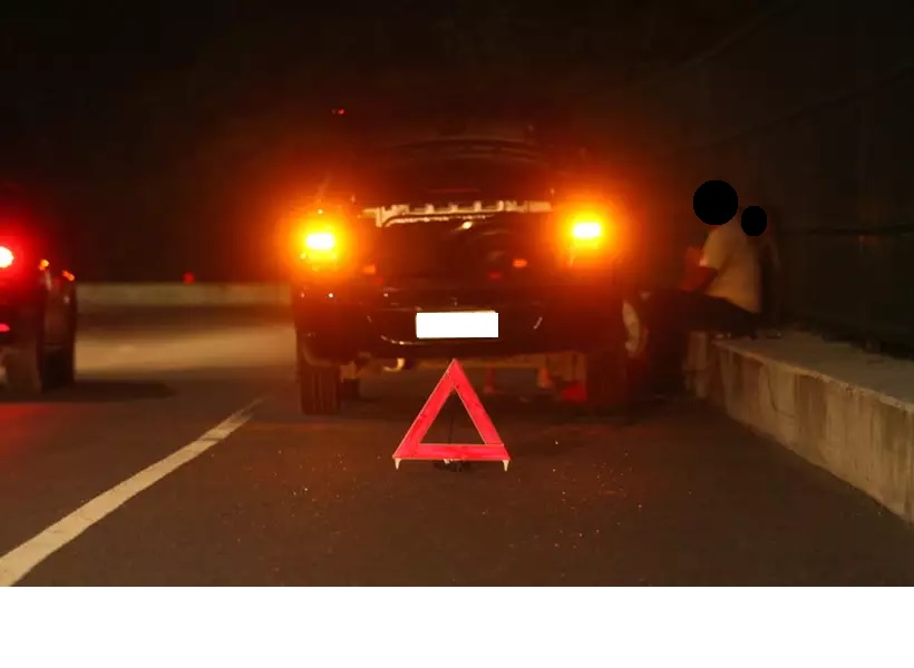 Família em carro quebrado foi salva por motociclista