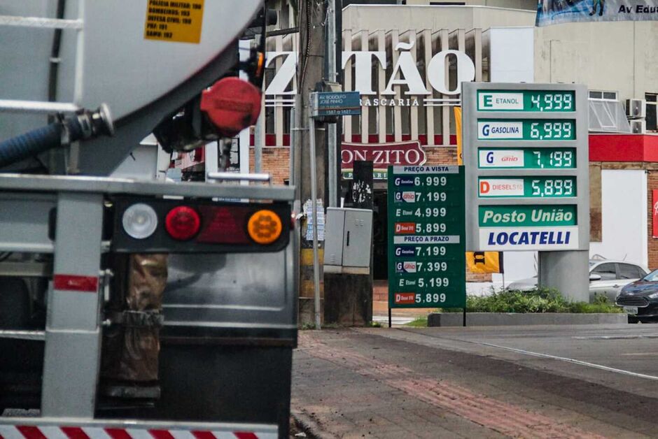 Gasolina pode baixar, mas não se sabe quando