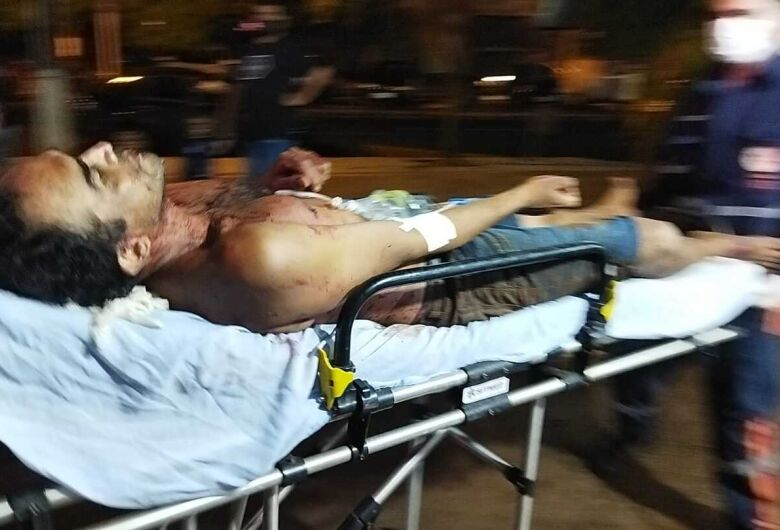 Vítima foi atacada á facadas por autor desconhecido