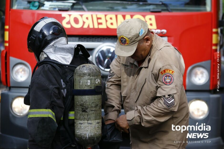 Idosa conseguiu escapar de fogo em prédio no Centro