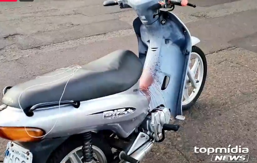 Linha da pipa ainda ficou na moto